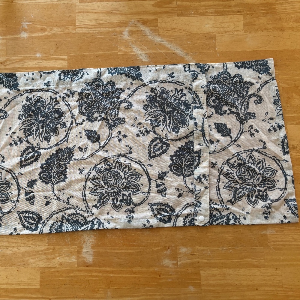 Window Valance - Picture 2 of 4